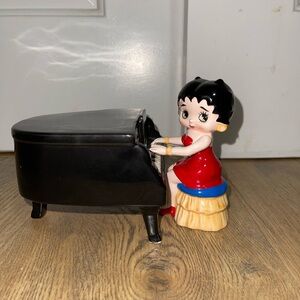 VTG Betty Boop Playing Piano Music Box Figurine “I Wanna Be Loved By You” Vandor